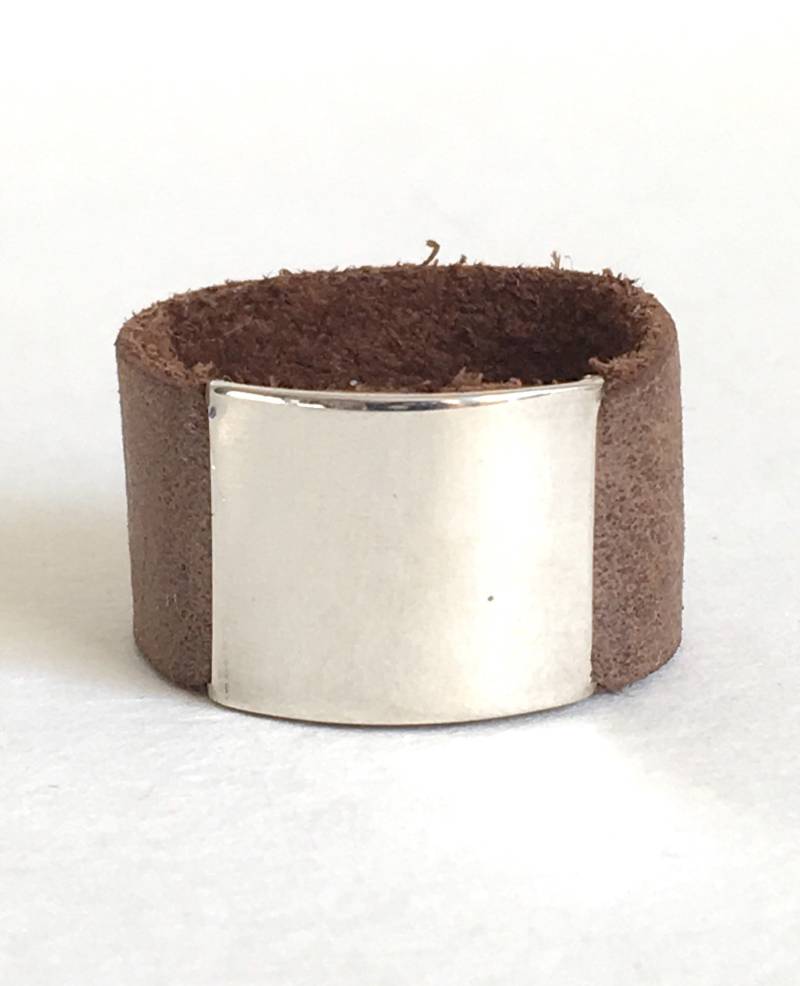 sterling Silber Und Ledergürtel Schnalle Ringgröße 8 von TreeSwingStudio