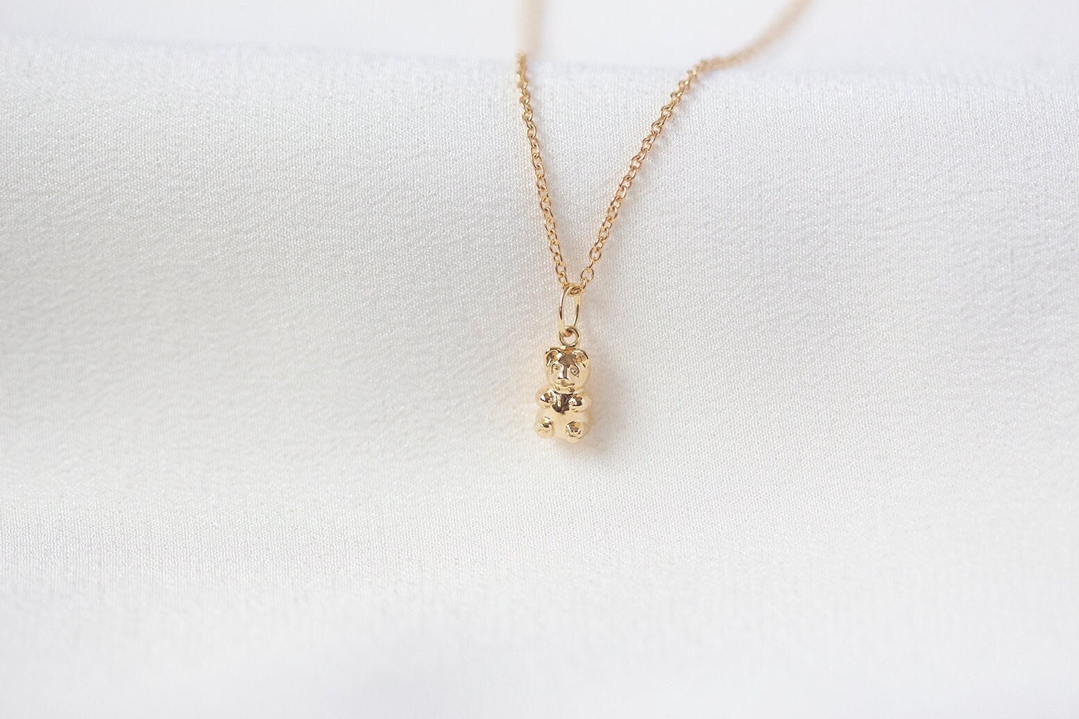 Mini Gummibär Halskette - 14K Gelbgold Charm Handgemachter Schmuck von Treenbee