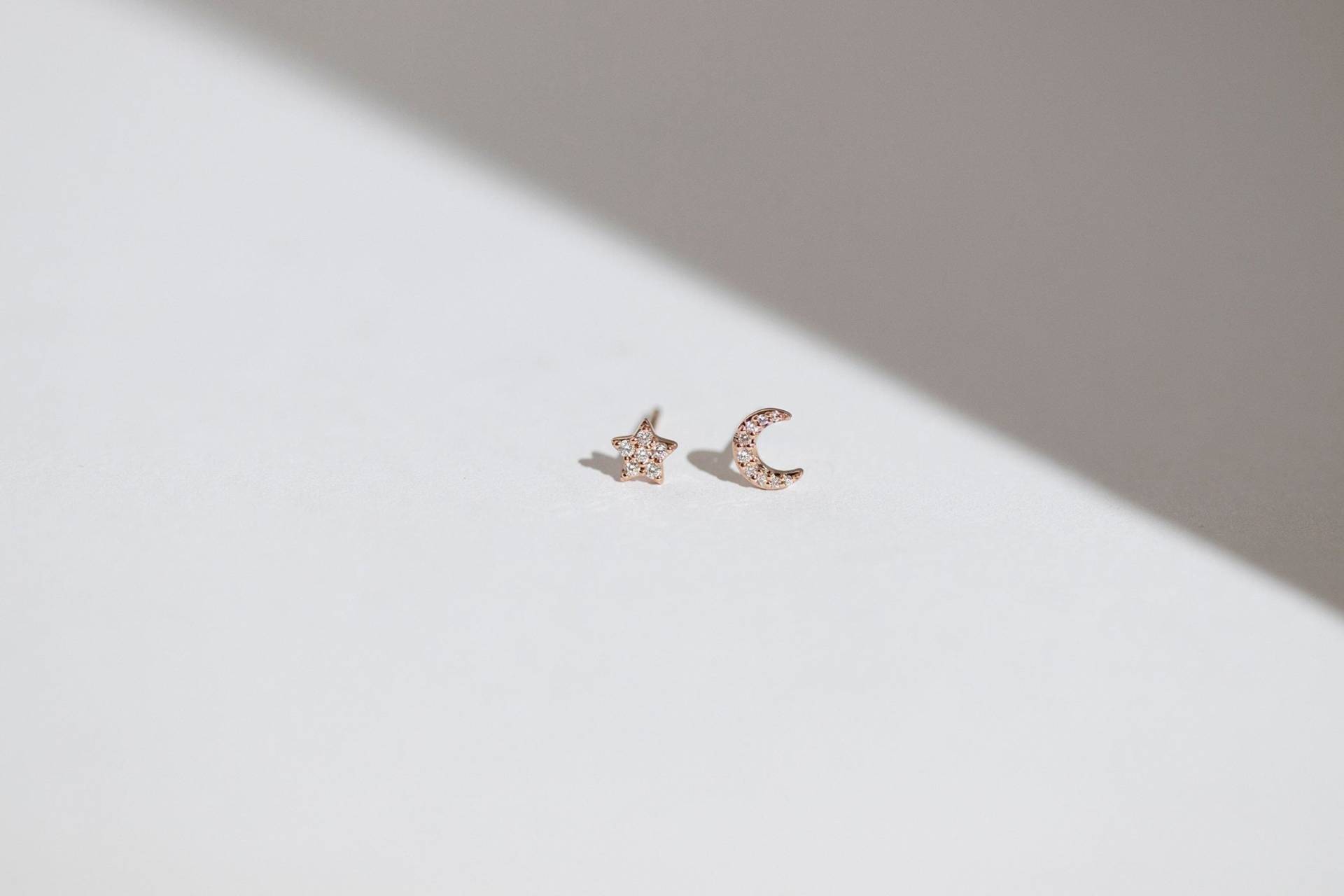 Mini Mond & Stern Diamant Ohrstecker - Massiver 14K Rose Gold Weißer Handgefertigter Schmuck von Treenbee