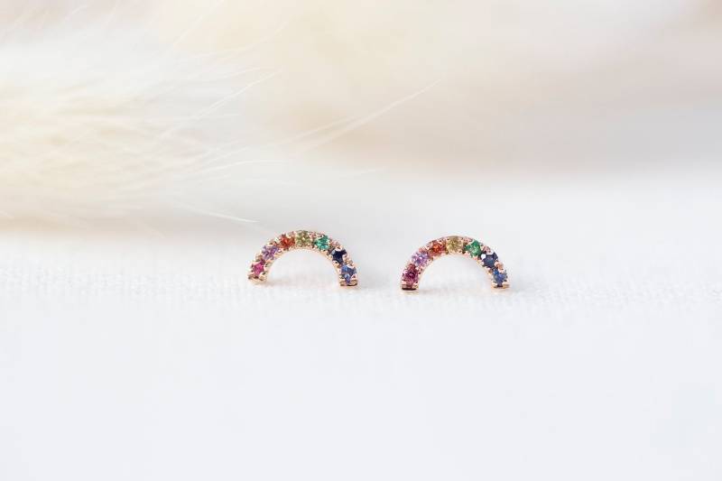 Mini Regenbogen Ohrringe - 14K Rose Gold Saphir Ohrstecker Handgemachter Schmuck von Treenbee