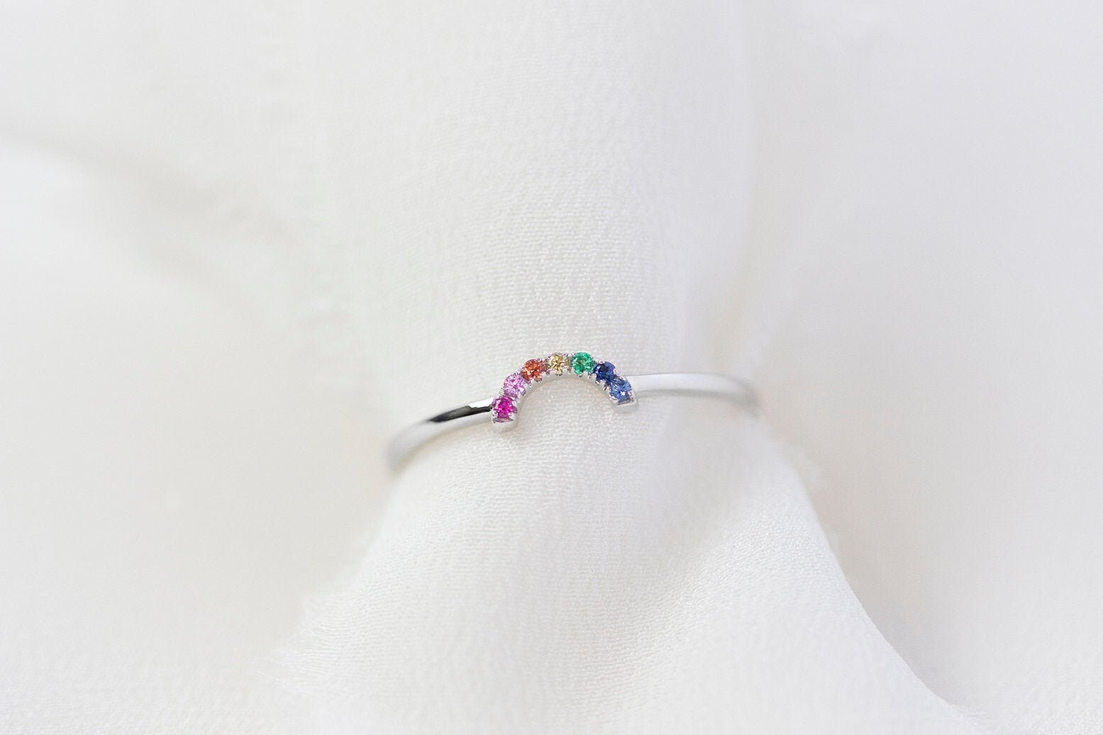 Mini Regenbogen Ring - 14K Weißgold Saphir Handgemachte Schmuck von Treenbee