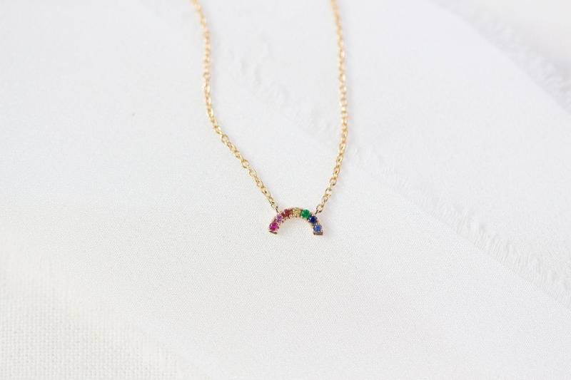 Versandfertig - Mini Regenbogen Halskette 14K Gelbgold Saphir Handgemachter Schmuck von Treenbee