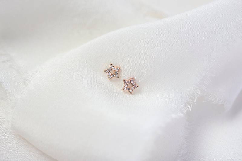 Versandfertig - Mini Stern Ohrstecker 14K Rose Gold Diamant Handgemachter Schmuck von Treenbee