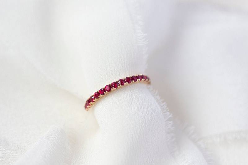 stardust Ii - 14K Gold Halbe Ewigkeit Taube Blutroter Rubin Ring Handgemachter Schmuck von Treenbee