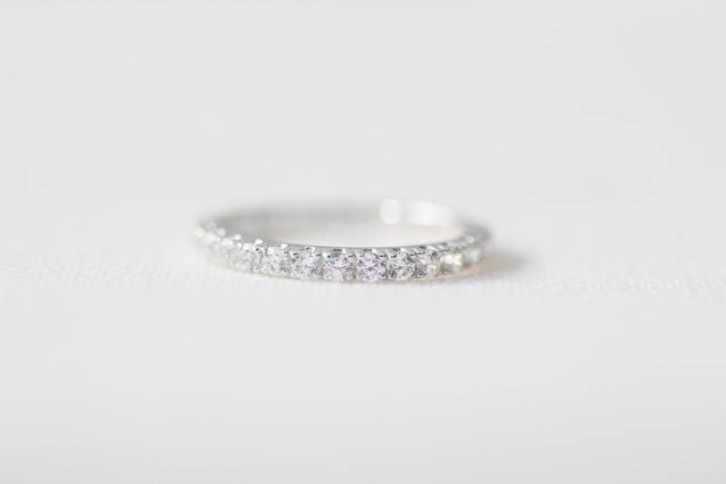 stardust Ii - 14K Weißgold Halb Eternity Diamant Ring Handgemachter Schmuck von Treenbee