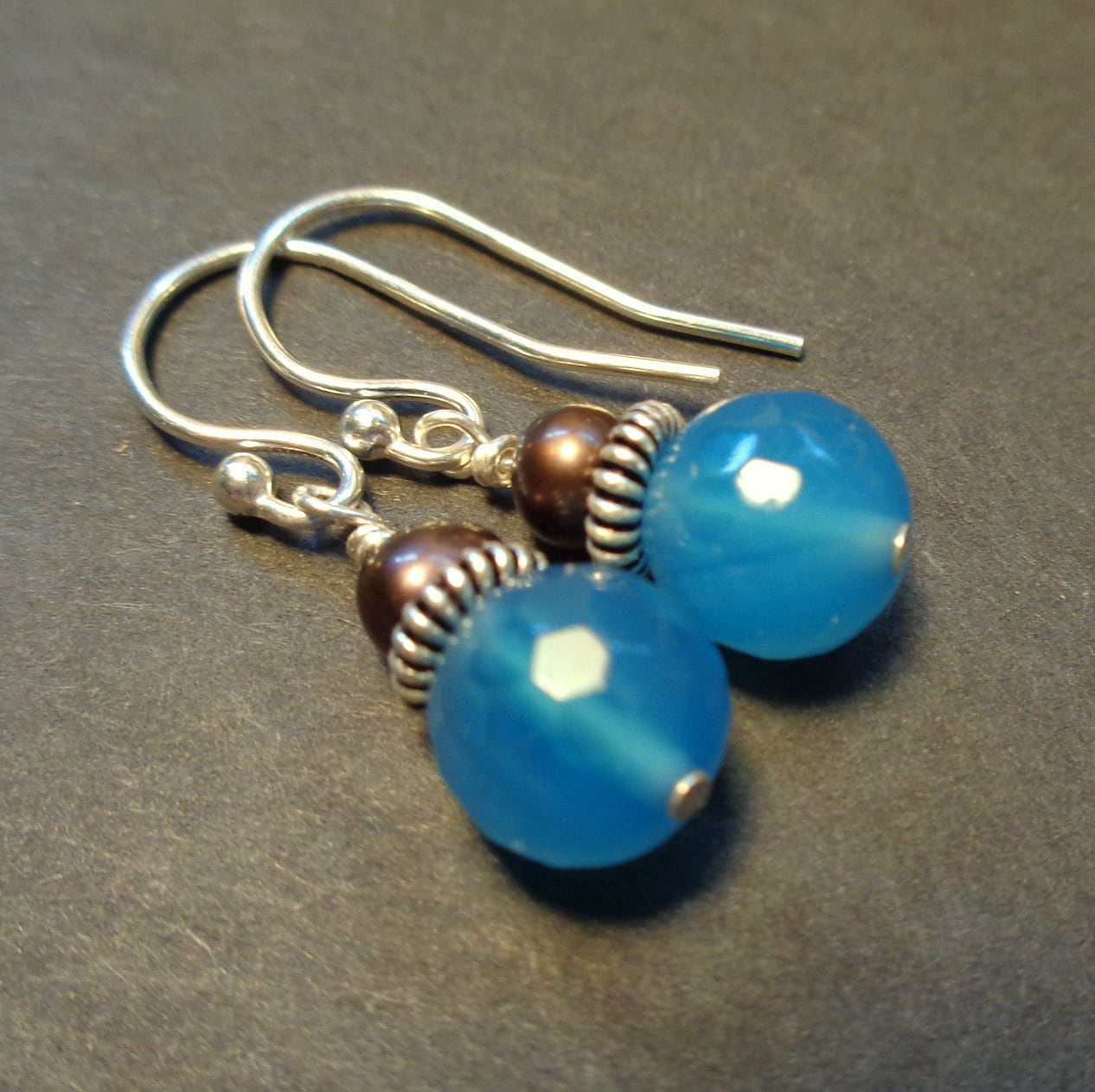 Blaue Onyx - Süßwasser Perle Ohrringe Handgefertigte Stein Schmuck von TreesandStars