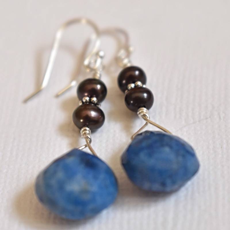 Denim Lapis Ohrringe - Braune Perlen Naturstein Schmuck Lange Blau Braun Ohrring Halbedelstein von TreesandStars