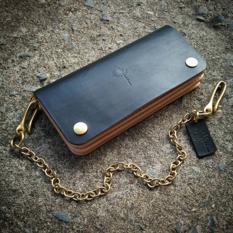 Handgemachte Lkw-Geldbörse Aus Braunem Leder Mit Messingkette von TreeworksLeather