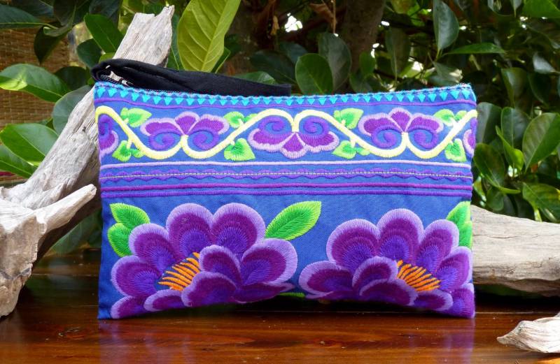 Lila Thai Clutch Tasche, Bestickte Geldbörse, Boho Clutch, Hippie Geldbörse Lila Thai Clutch Tasche, Bestickte Geldbörse, Boho Clutch, Hippie Geldbörse von TreezasEclectica