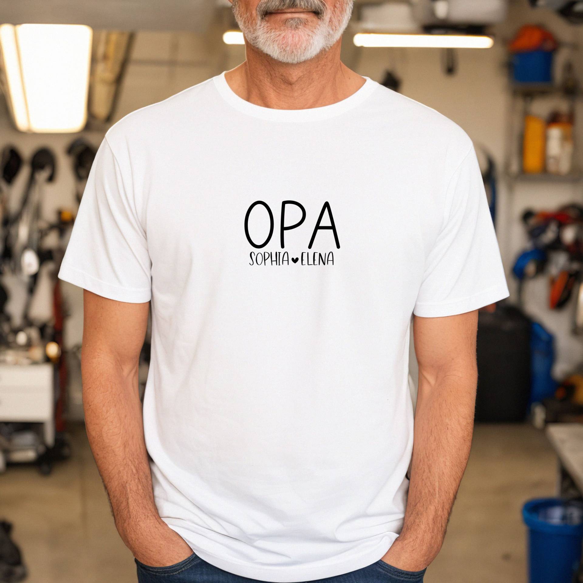 Opa T-Shirt Mit Namen Von Enkel/In | Geschenk Für Alle Opas|Geburtstag| Vatertag Freund |Geschenkidee| Personalisiert Enkel/In von TrendMama