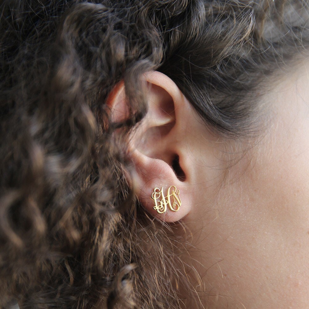 Silber Monogramm Ohrringe-Gold Ohrringe-Personalisierte Erste Schmuck-Personalisierte Brautjungfer Ohrringe Silber Monogramm Ohrringe-Gold Ohrringe-Personalisierte Erste Schmuck-Personalisierte Brautjungfer Ohrringe von TrendMinimalist