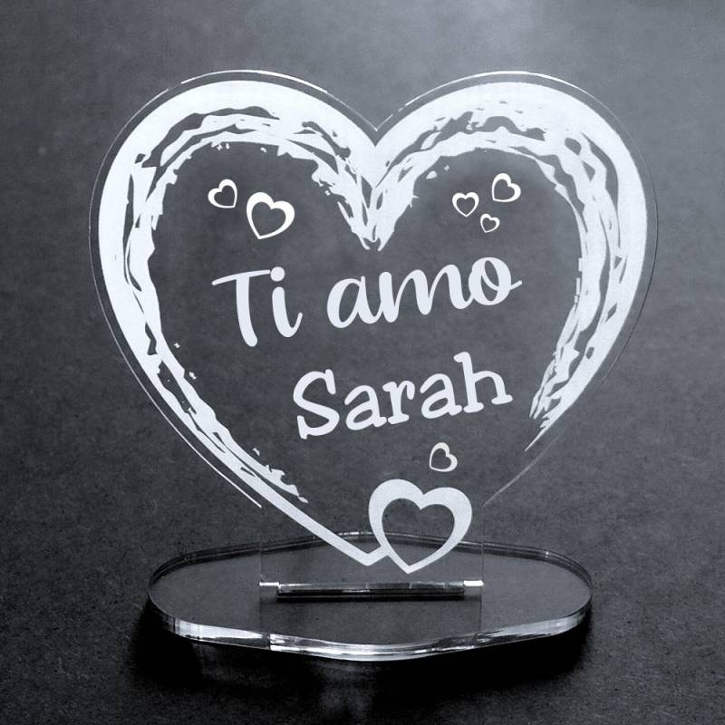 Deko-Aufsteller Herz aus Acryl mit Namen Ti amo von Trendgravur