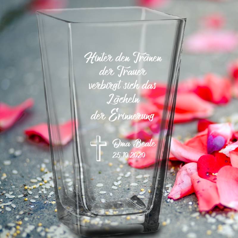 Glasvase mir Gravur Hinter den Tränen von Trendgravur