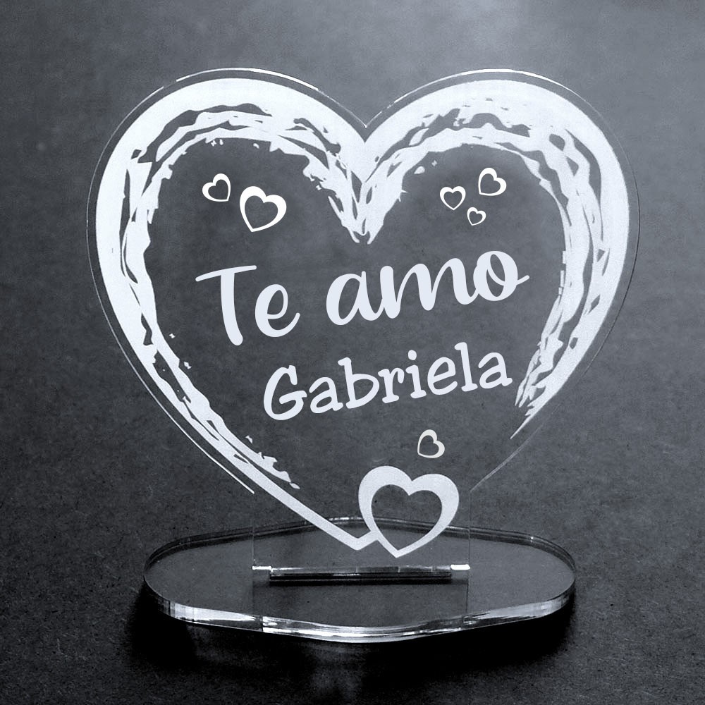Herz-Aufsteller aus Acryl mit Namen - te amo von Trendgravur