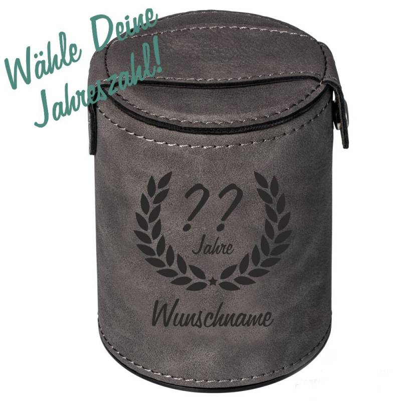 Personalisierter Würfelbecher zum Geburtstag - Dein Wunschjahr von Trendgravur