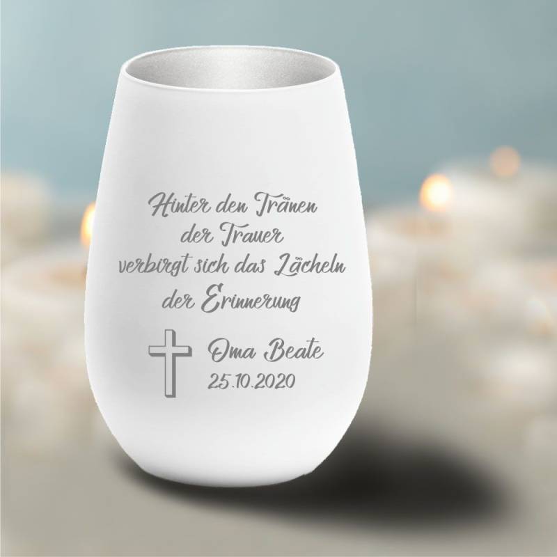 Personalisiertes Windlicht Erinnerungslicht - Hinter den Tränen... von Trendgravur