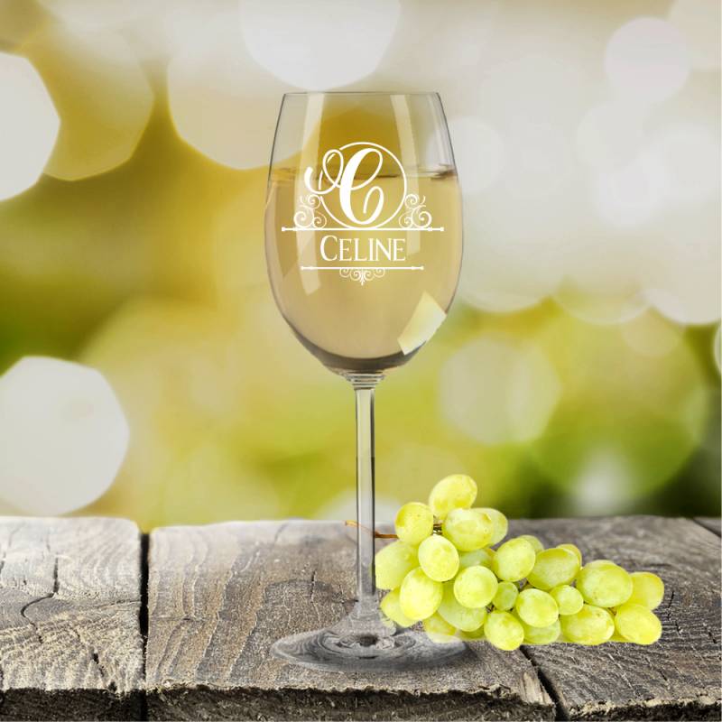 Weißweinglas von Leonardo mit Wunschnamen Monogramm von Trendgravur