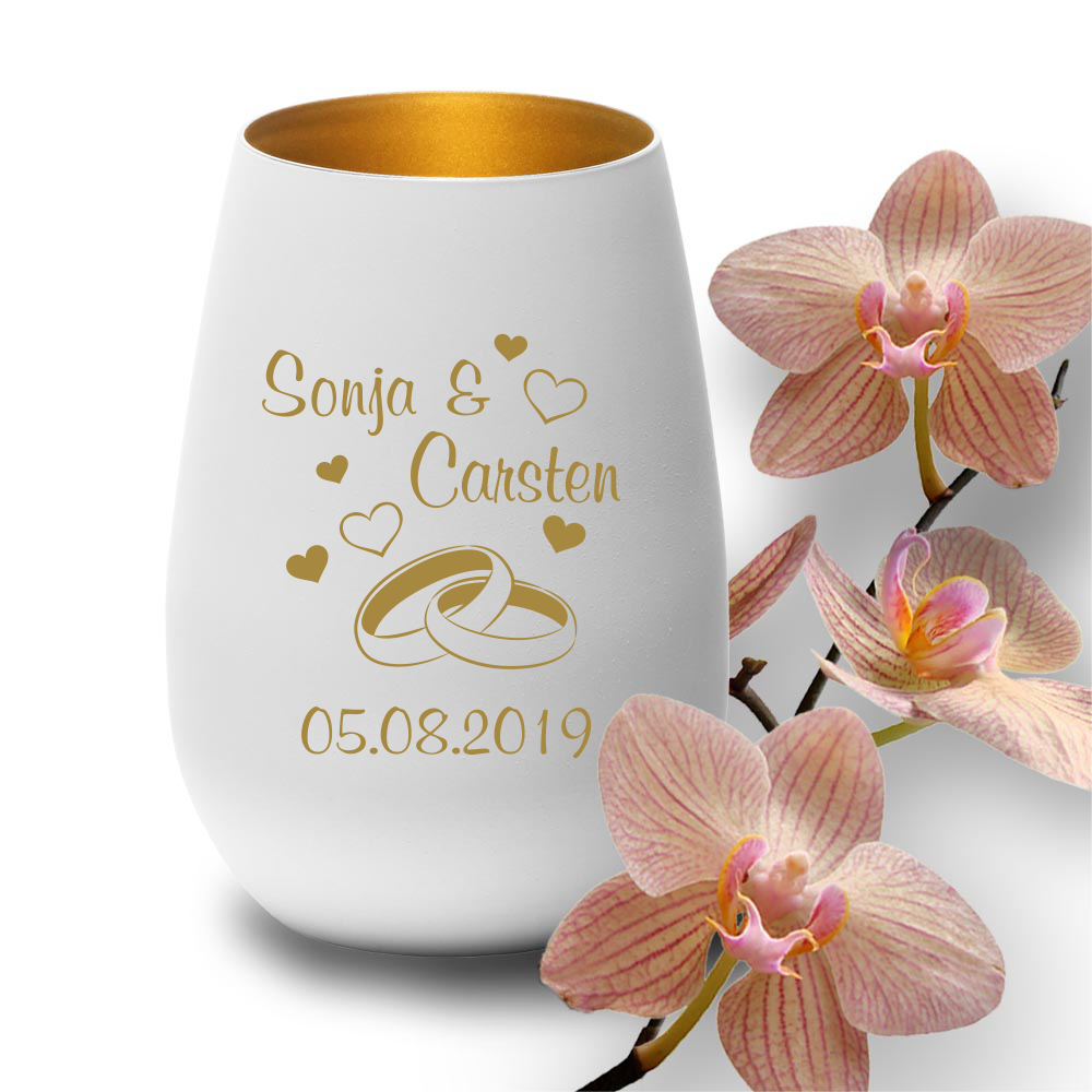 Windlicht mit Gravur zur Hochzeit Ringe Herzen weiss-gold von Trendgravur