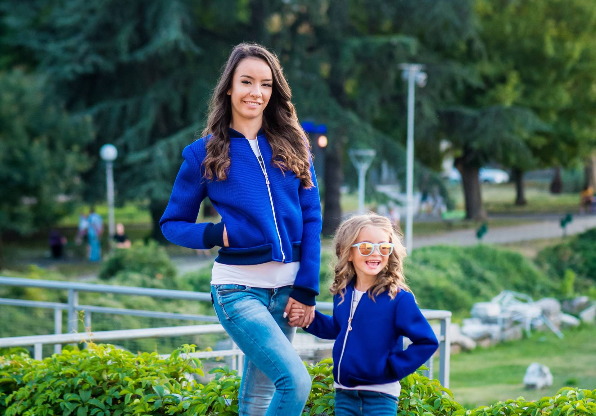 2Er Set Bomberjacke Bomber Marineblau Mama Und Ich Outfits Windbreaker Rockabilly Jacke Racing Mutter Tochter Coach 2Er Set Bomberjacke Bomber Marineblau Mama Und Ich Outfits Windbreaker Rockabilly Jacke Racing Mutter Tochter Coach von TrendyBG