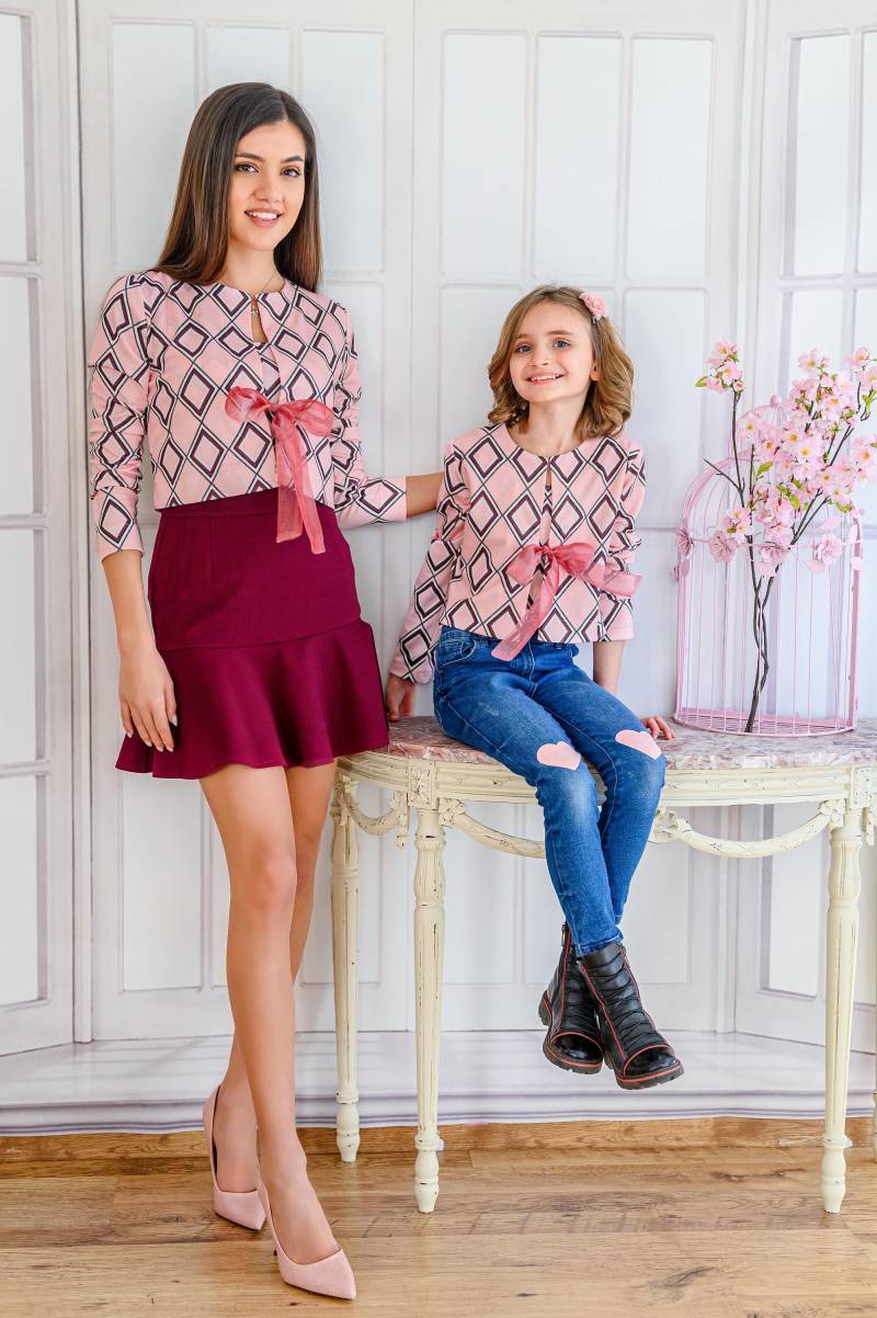 Mommy & Me Outfits Rosa Mantel Photo Booth Props Trench Coat Mutter Tochter Passendes Kleid Swing Handmade Blazer Boho Mommy & Me Outfits Rosa Mantel Photo Booth Props Trench Coat Mutter Tochter Passendes Kleid Swing Handmade Blazer Boho von TrendyBG