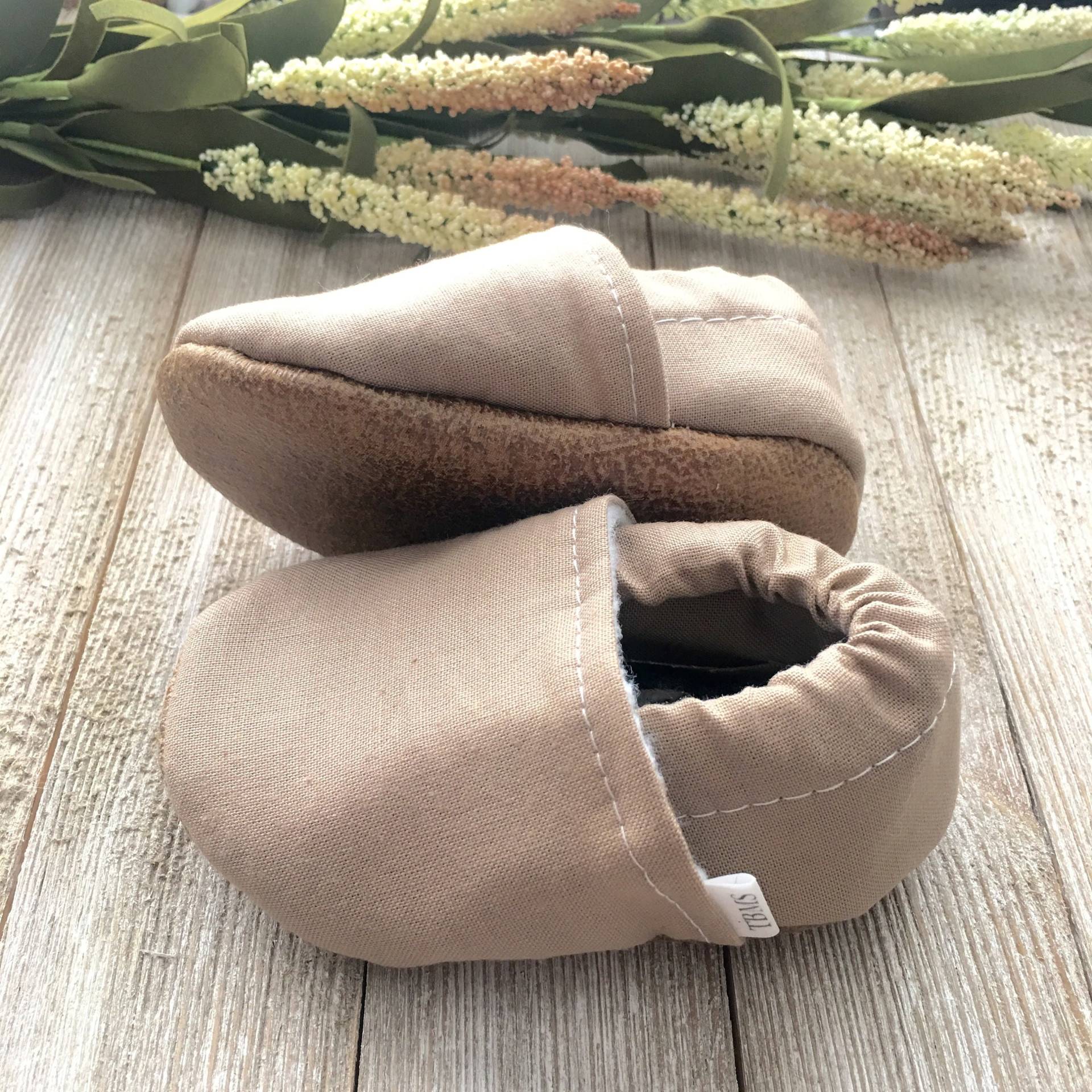 Kaufen Sie 2, Erhalten 1 Gratis Hellbraune Babymokassins - Babyschuhe, Erste Geburtstagsschuhe, Personalisierte Neutrale Babyschuhe von TrendyBabyMoccShop