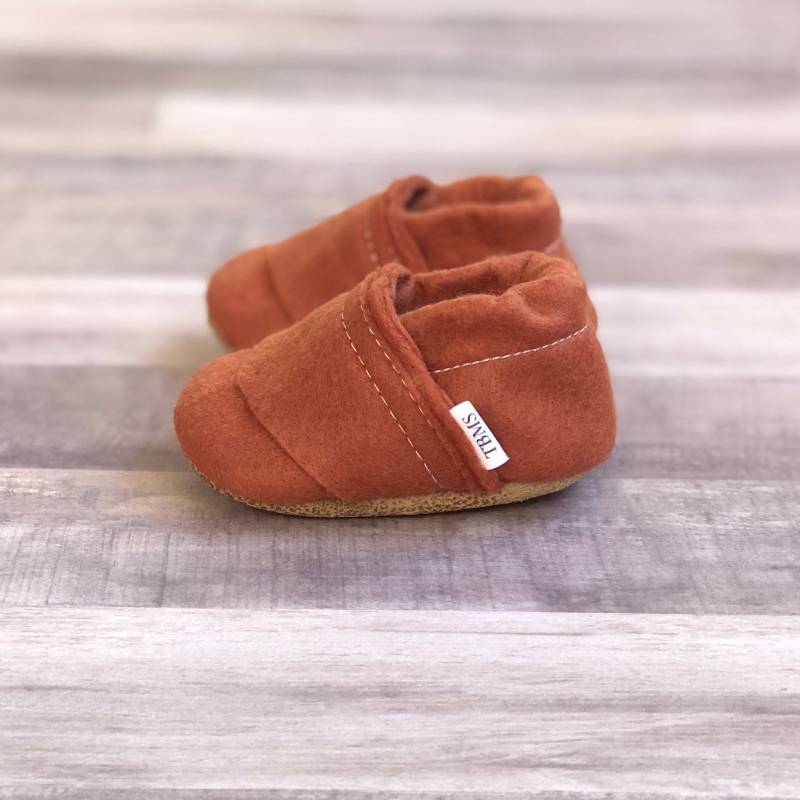 Trendy Baby Moccasins - Kupfer Filz Trendy Baby Moccasins - Kupfer Filz von TrendyBabyMoccShop