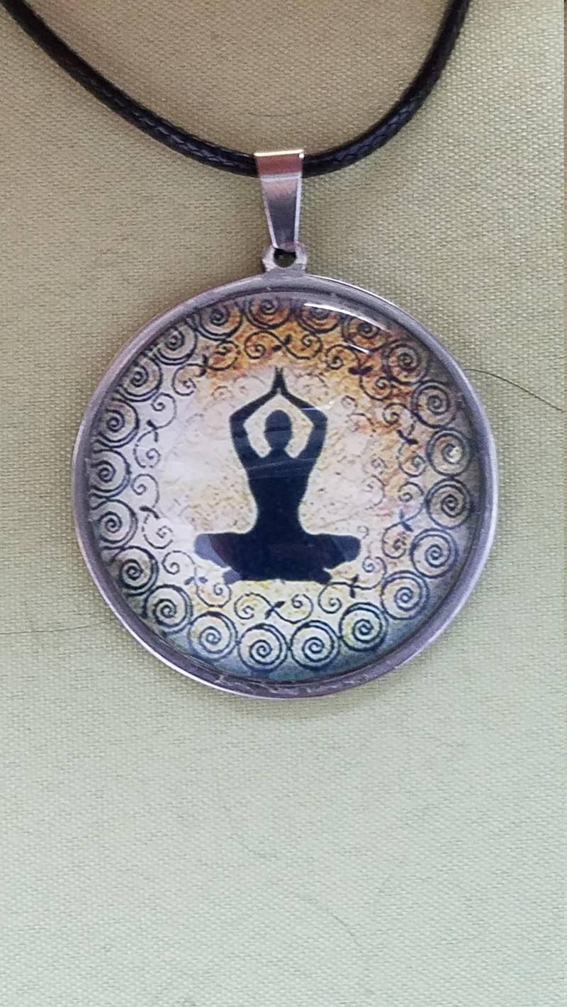 Yoga Meditation Darstellen Halskette Yoga Meditation Darstellen Halskette von TrendyByAndy