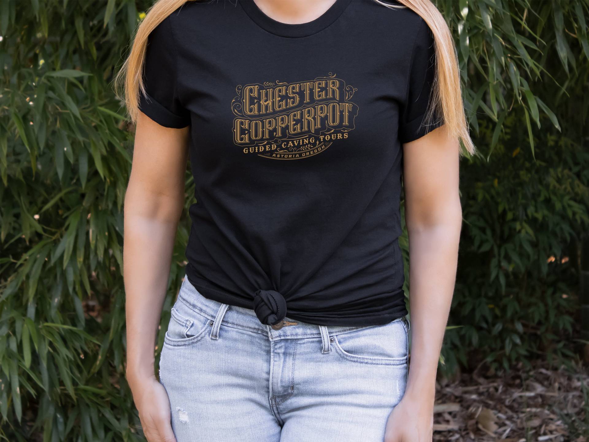 Die Chester Copper Pot Geführte Höhlentouren, Kurzarm Unisex T-Shirt von TrendyFindsCo