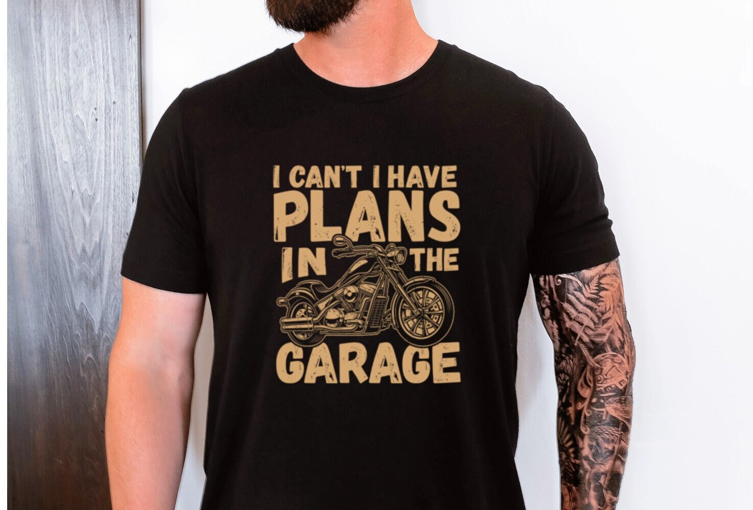 Lustig Ich Brauche Meine Garagenzeit Mechaniker Hot Rod Motorradfahrer Ich Habe Pläne in Der Garage Unisex T-Shirt von TrendyFindsCo