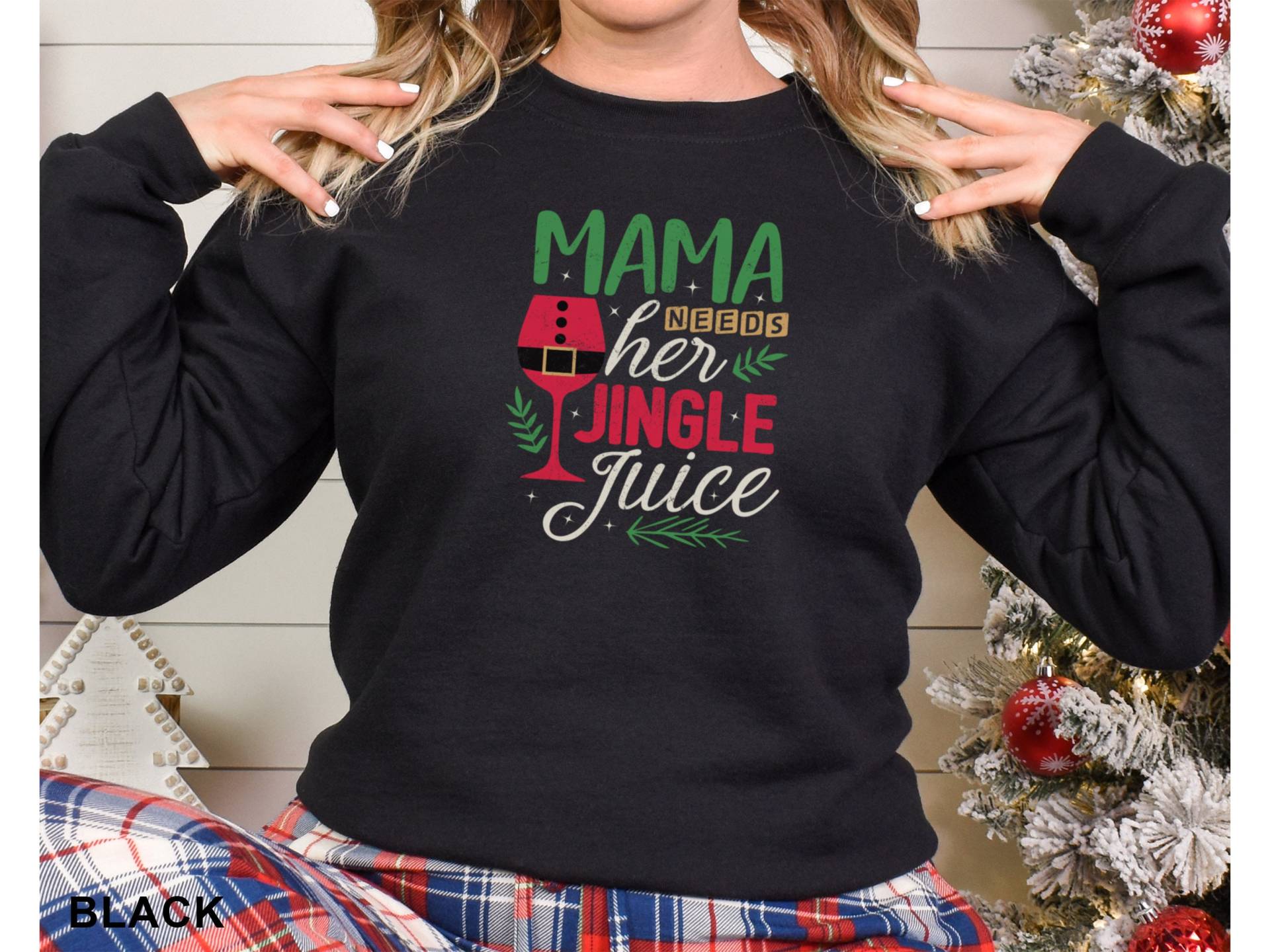 Lustiges Mom Mama Weihnachten Shirt Jingle Juice Für Mutter Sweatshirt von TrendyFindsCo