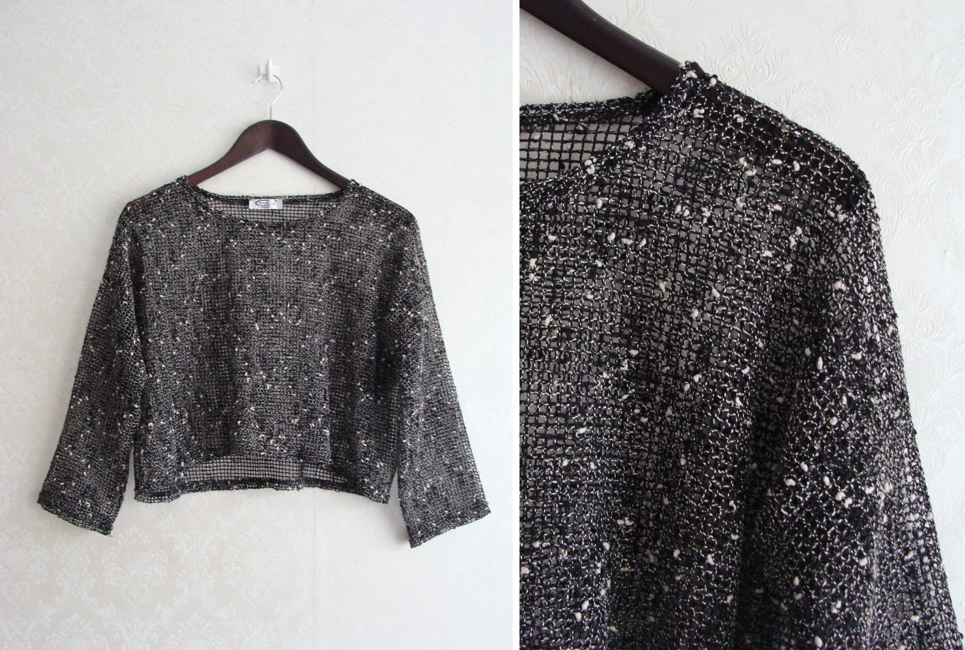 Schwarzes Top, Cropped Fish Net Slouchy Crop Open Strickpullover, Vintage 90Er Jahre Cutwork T-Shirt, Oversized Boxy Made in Denmark von TrendyVintageBazaar