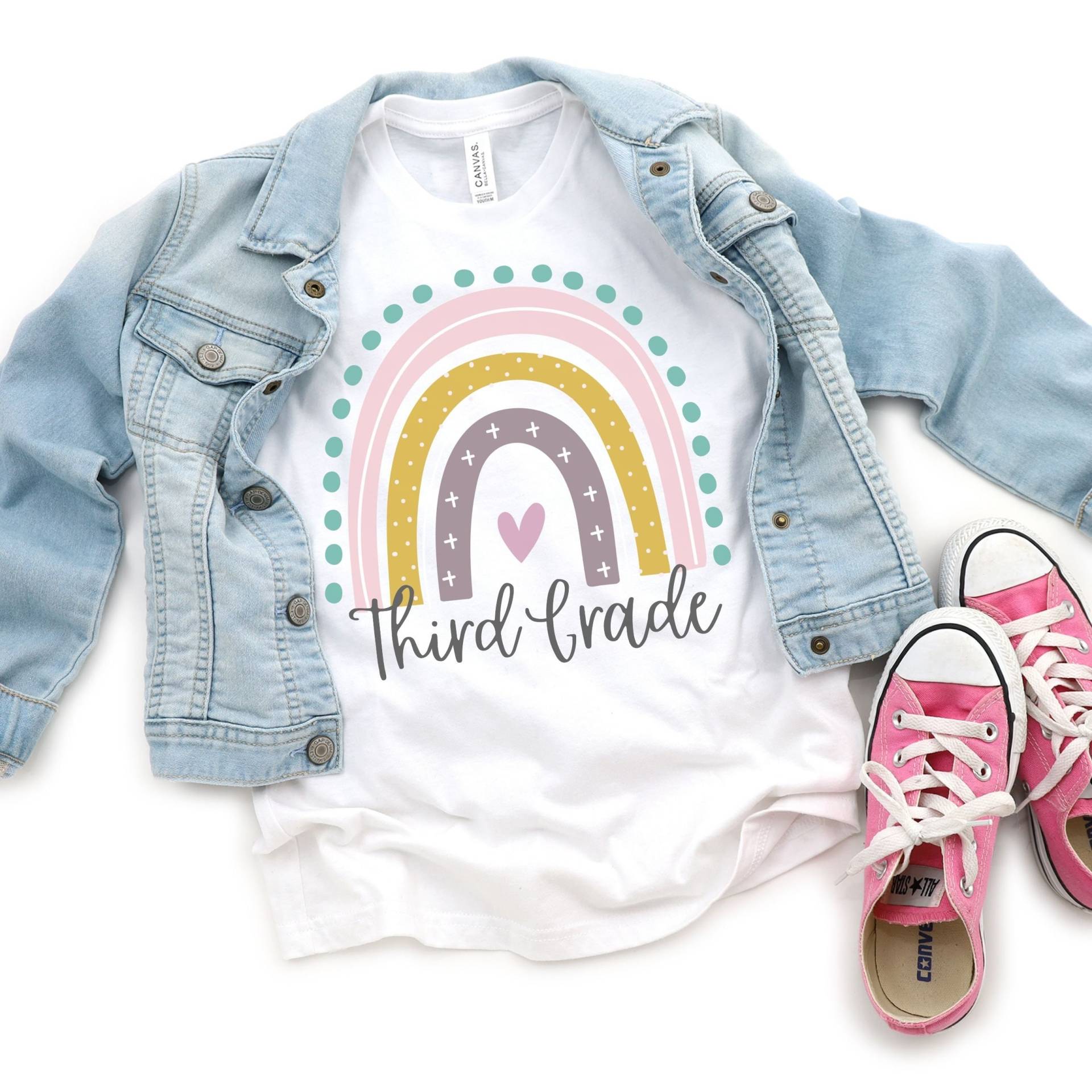 Dritte Klasse Shirt Mädchen, First Day Of 3rd Grade Outfit, Hello Third Rainbow T-Shirt, Geschenk von TresBelleShirts