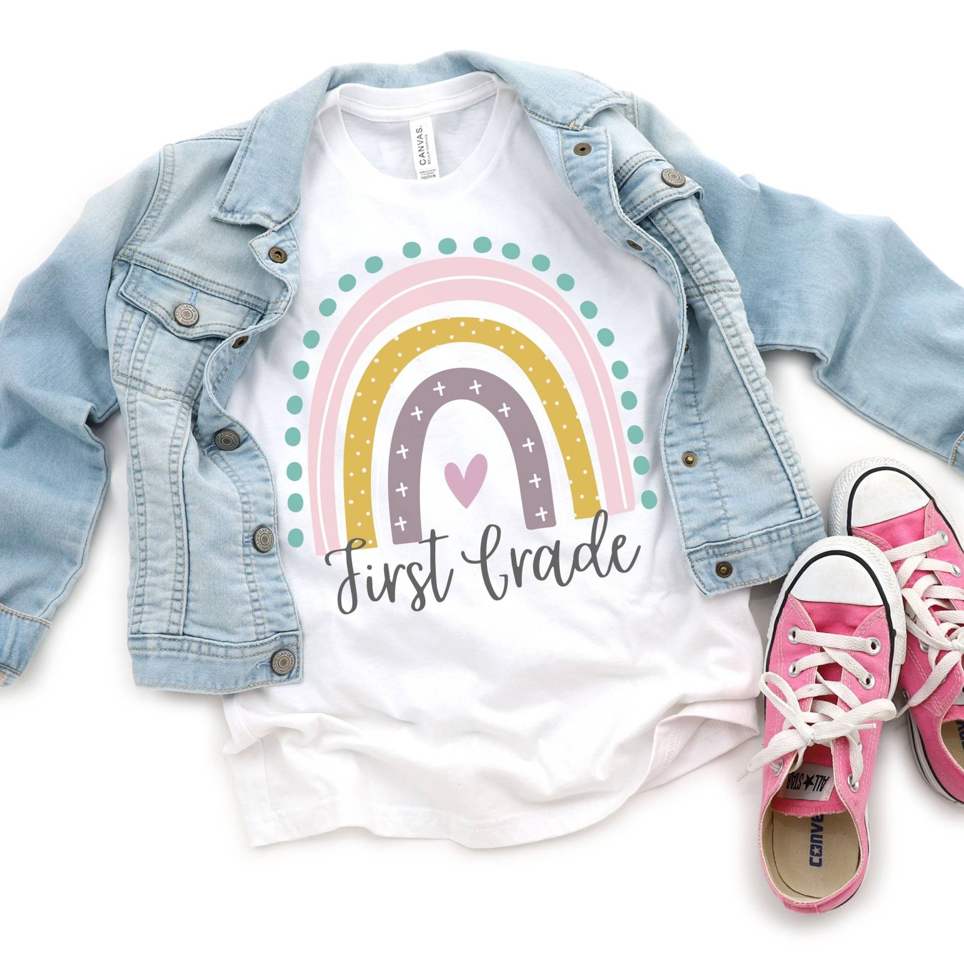 First Grade Shirt Mädchen, Day Of 1st Outfit, Geschenk, Hello Rainbow T-Shirt, Geschenk von TresBelleShirts