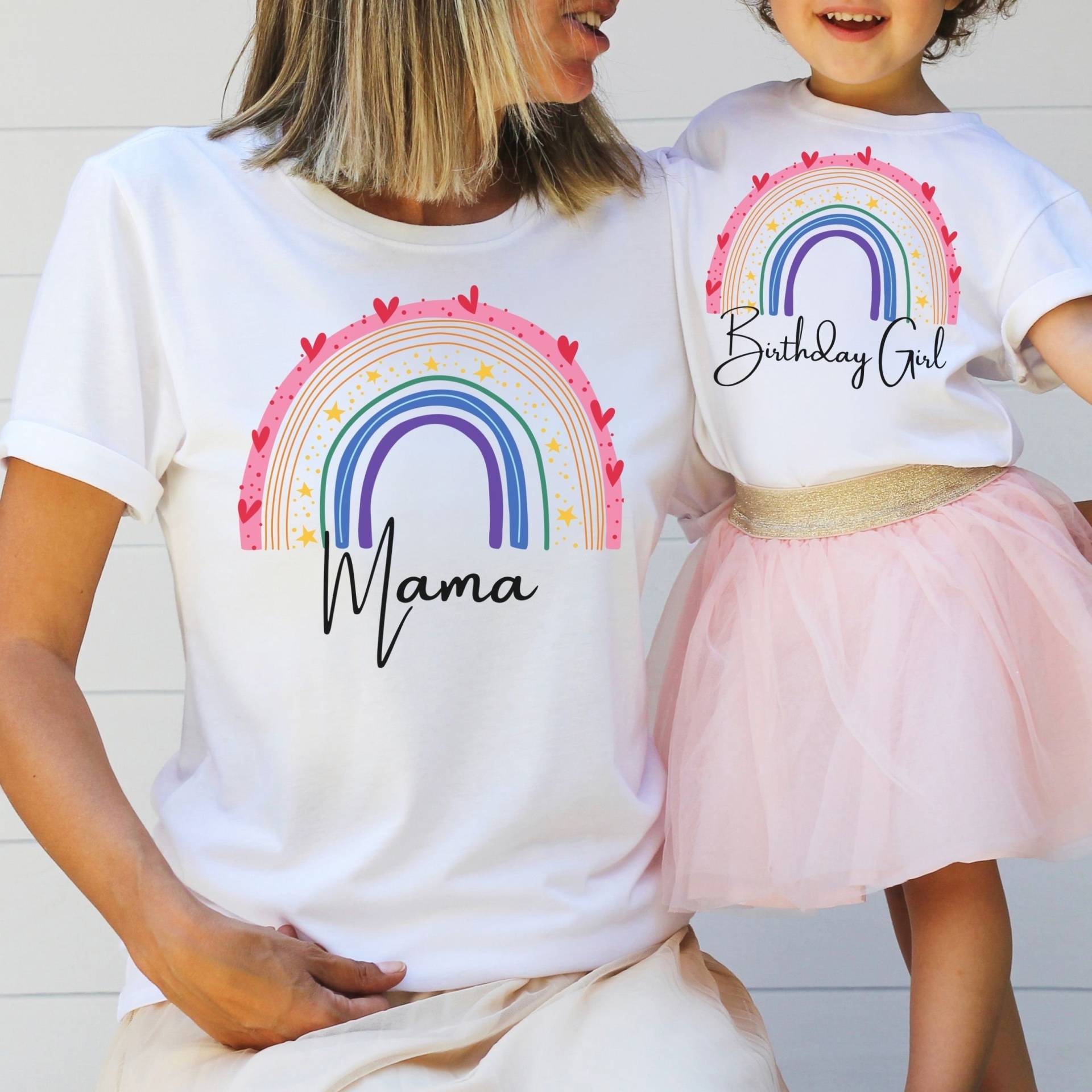 Mama Des Geburtstags Mädchen Shirt, Passende Geburtstag Shirts, Mama, Papa Geburtstagskindes, Outfit, Geschenk, Regenbogen, Party, T-Shirt von TresBelleShirts