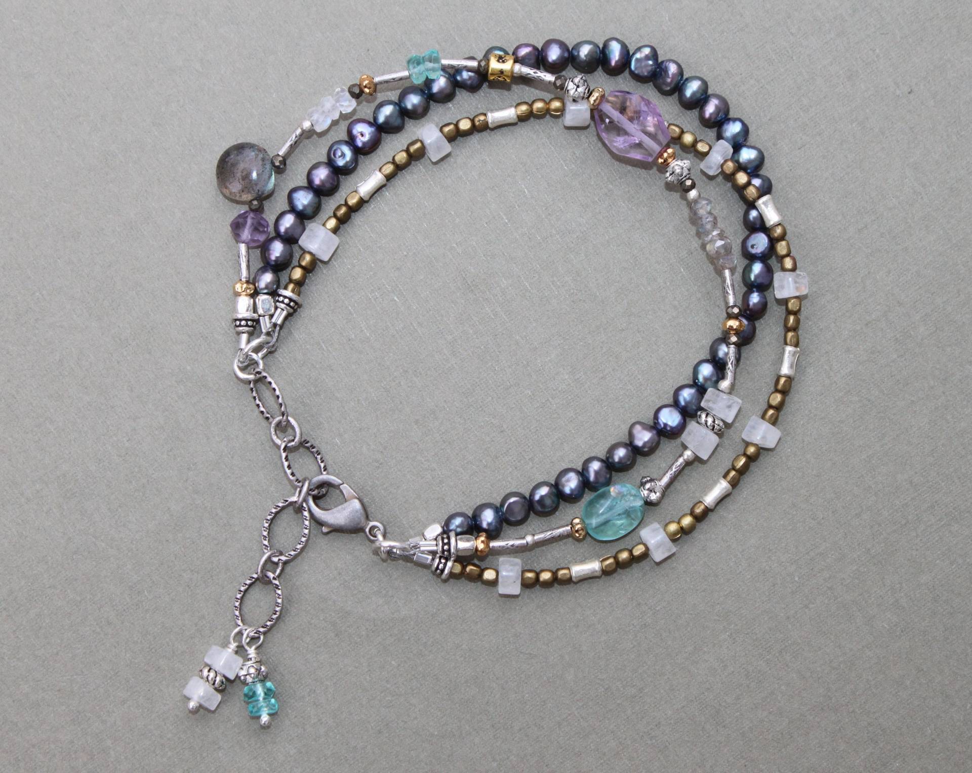 Pfau Perle Mondstein Edelstein Dreifach Strand Thai Silber Gemischt Metall Verstellbar Ehandmade Armband Sundance Stil Pfau Perle Mondstein Edelstein Dreifach Strand Thai Silber Gemischt Metall Verstellbar Ehandmade Armband Sundance Stil von TresJolieJewels