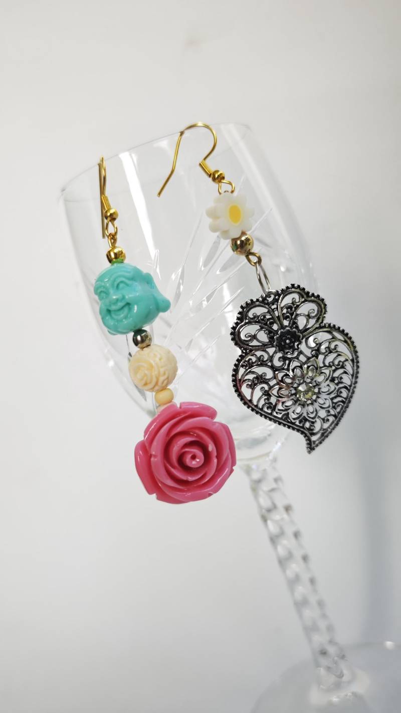 Gemischte Ohrringe - Mismatch-Mix-Ohrringe-Assemblage Lange Kronleuchter-Ohrringe Budahh Upcycle-Schmuck Süße Vogel-Ohrringe von TresJoliePT