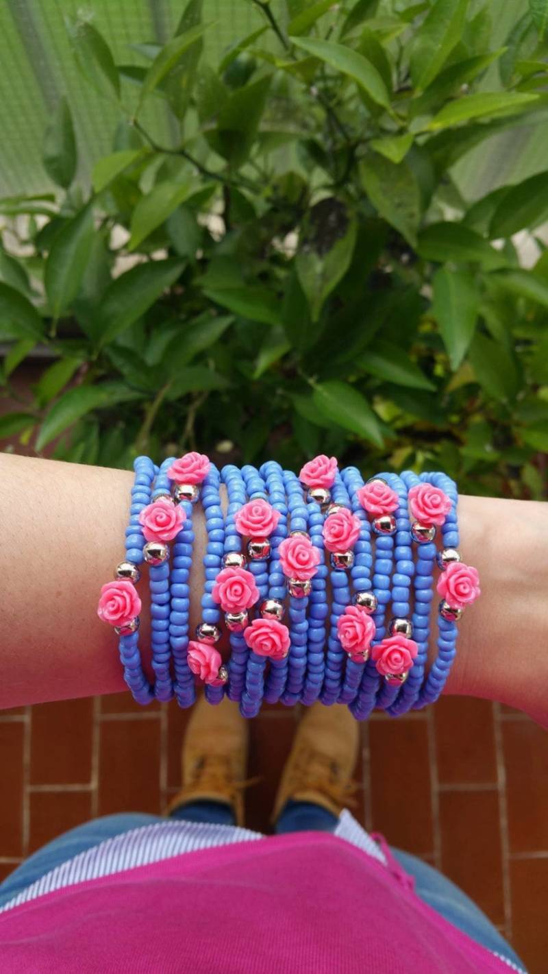 Hellblau - Freundschaftsarmband Geschichteten Armbänder Stretch Rose Rosa Rosen Festival Schmuck Frühling von TresJoliePT