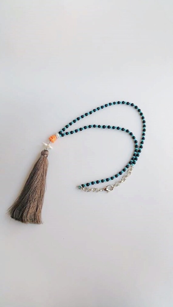 Lange Halskette - Grau Quaste Halsketten Boho Buddha Schmuck Schwarz Buddha-Perle Perlen Boho Lange Halskette - Grau Quaste Halsketten Boho Buddha Schmuck Schwarz Buddha-Perle Perlen Boho von TresJoliePT