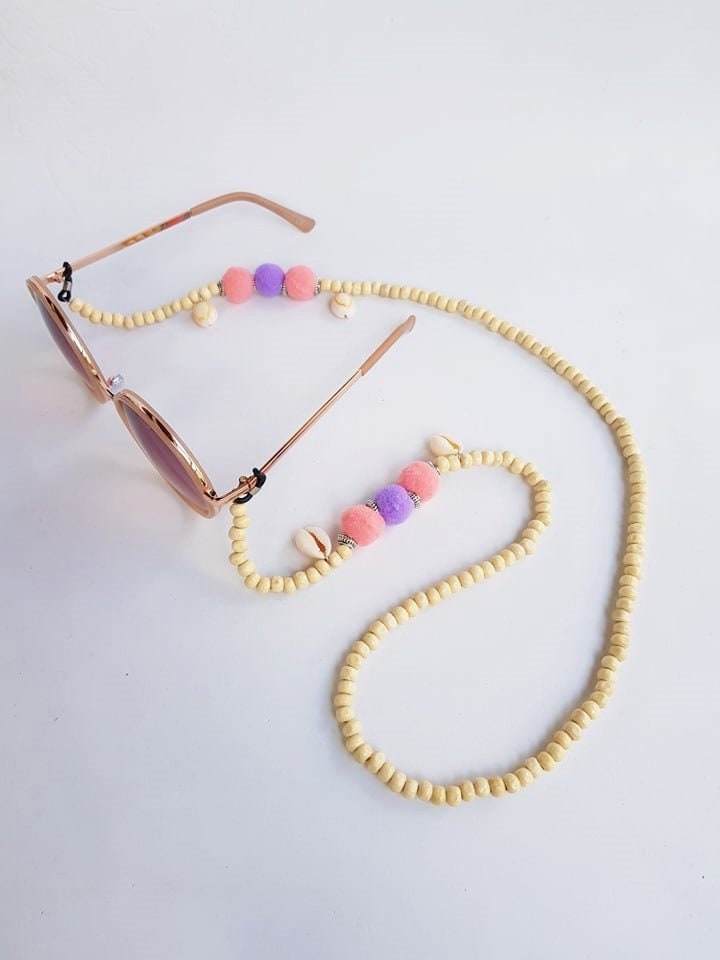 Pompom Sonnenbrille, Kuhschalen-Gurt, Brillenkette, Boho-Lögenkette, Sonnenbrillen-Halter, Perlenglasgurt, Sonnenbrillen-Schnur, Glaskordel Pompom Sonnenbrille, Kuhschalen-Gurt, Brillenkette, Boho-Lögenkette, Sonnenbrillen-Halter, Perlenglasgurt, Sonnenbrillen-Schnur, Glaskordel von TresJoliePT
