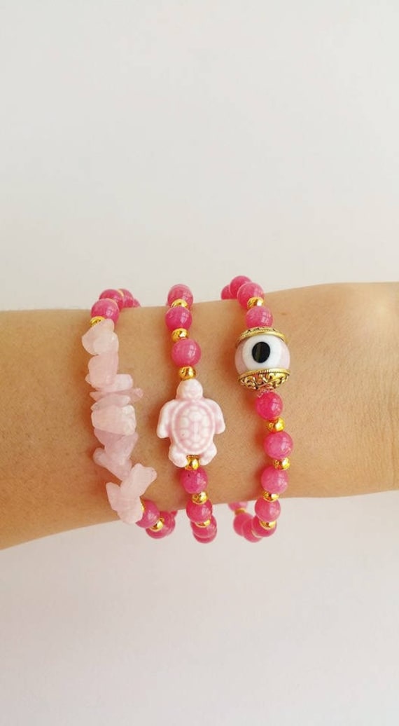 Stretch-Armband, Steinperlen, Rosa Armbänder, Stretch-Armbänder, Böser Blick, Stapelarmbänder, Schildkröte, Schildkrötenarmband, Boho von TresJoliePT