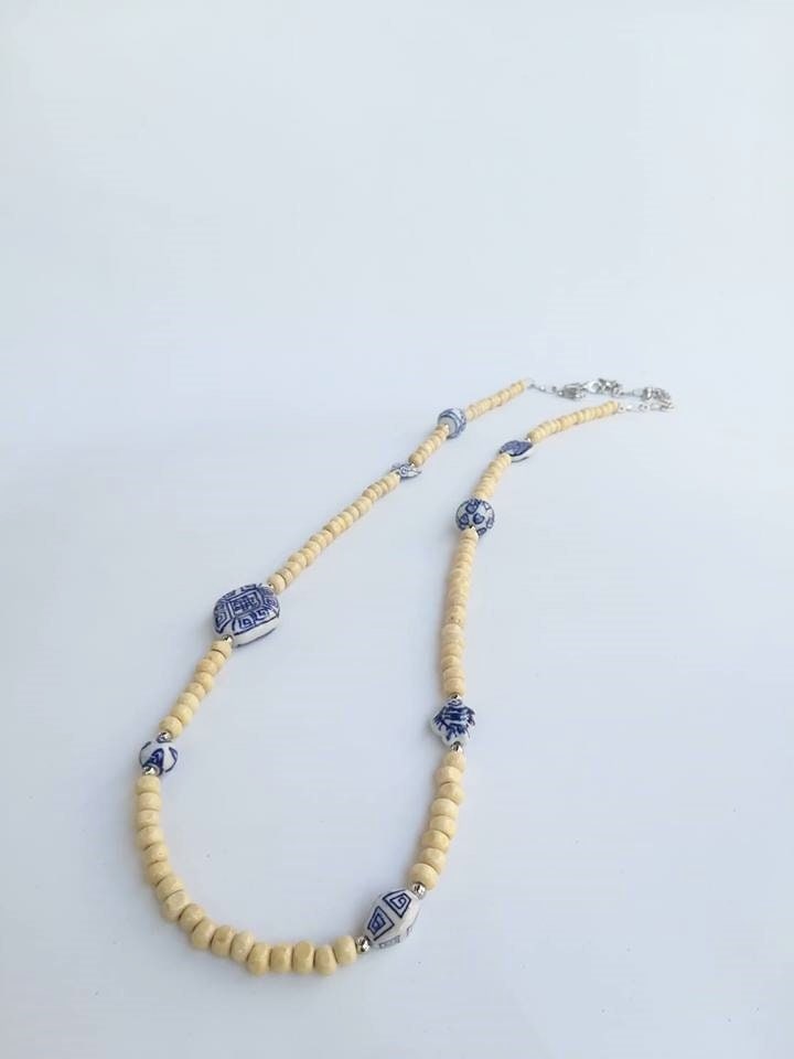 statement Halskette, Holzkette, Klobige Holzperlen, Porzellankette, Porzellanperlen, Beige Boho statement Halskette, Holzkette, Klobige Holzperlen, Porzellankette, Porzellanperlen, Beige Boho von TresJoliePT
