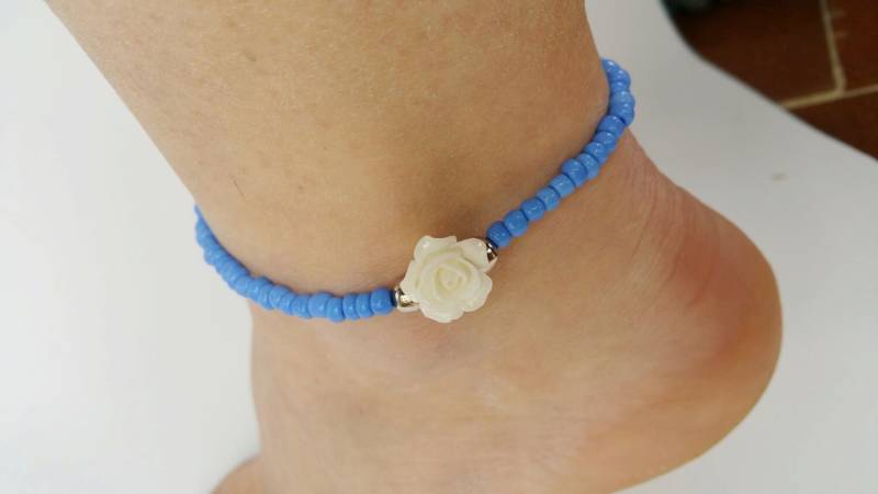 strand Fußkettchen - Knöchel Schmuck Boho Knöchel-Armband Weiße Blume Blau Perlen Hippie Festival von TresJoliePT