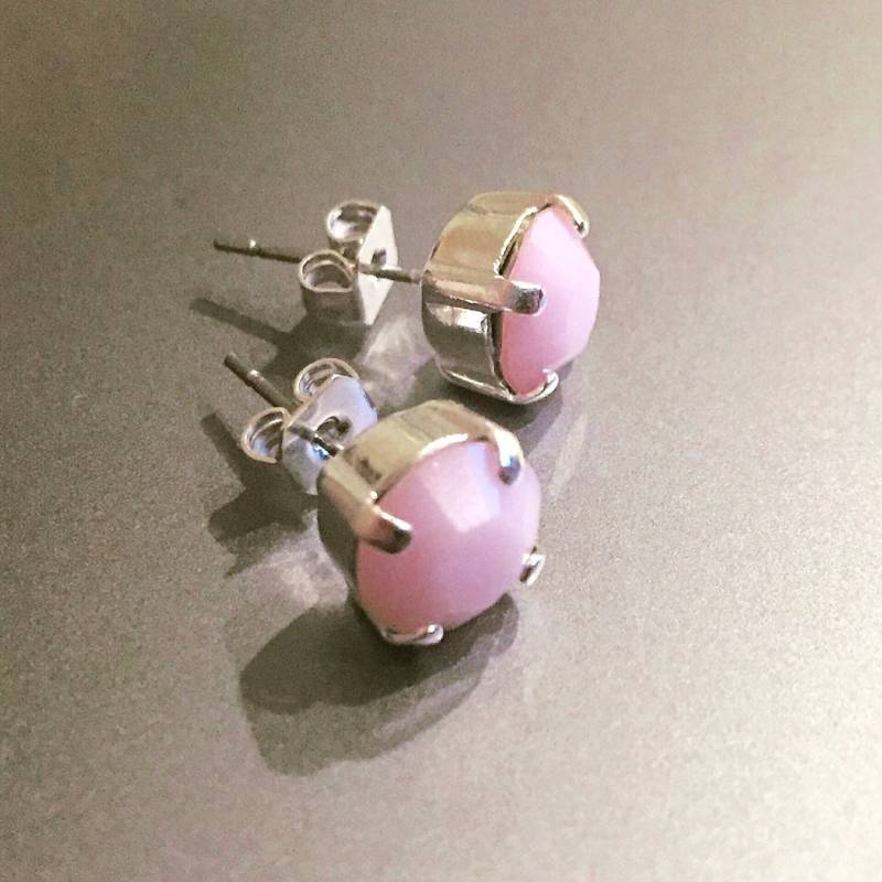 Swarovksi Kristall Ohrstecker in Rosa AlabasterWählen Sie Gold Oder Silver Finish von TresaJewelry