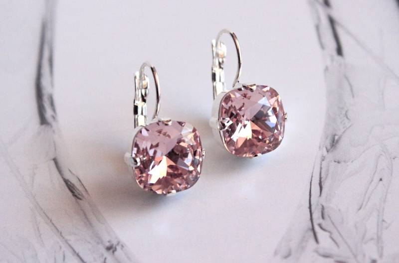 Swarovski Kristall Kissen Schliff Tropfen Ohrringe in Vintage Rose 12mm von TresaJewelry