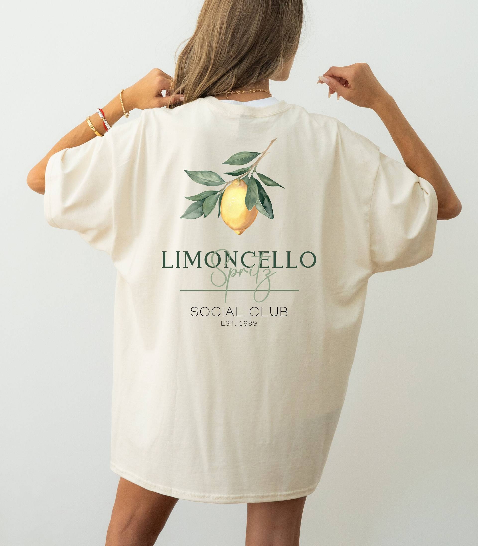 T-Shirt Limoncello Spritz Sommer, Drinks, Personalisiertes Geschenk Freund Freundin, Geburtstag, Geschenkideen Cocktail Personalisiert T-Shirt Limoncello Spritz Sommer, Drinks, Personalisiertes Geschenk Freund Freundin, Geburtstag, Geschenkideen Cocktail Personalisiert von TresjolieDesignshop