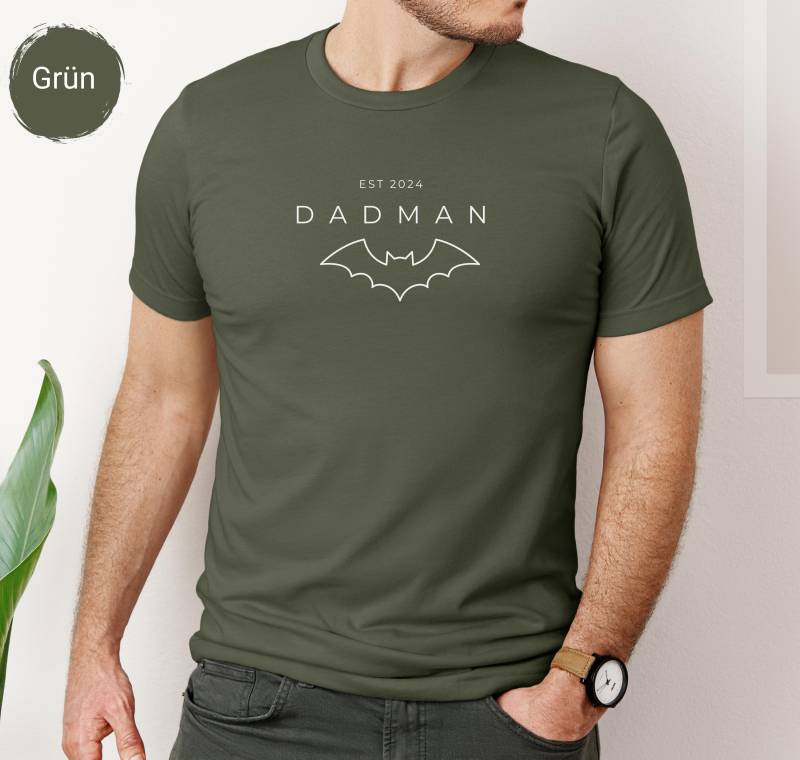 Tshirt Dadman Personalisiert Vatertagsgeschenk Persönliche Vatertags Geschenkideen Ihn Geschenk Vater Geburtstagsgeschenk Papa Sohn Tochter Tshirt Dadman Personalisiert Vatertagsgeschenk Persönliche Vatertags Geschenkideen Ihn Geschenk Vater Geburtstagsgeschenk Papa Sohn Tochter von TresjolieFamily