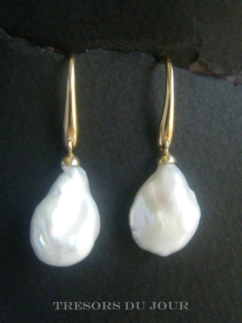 Barock Perle Tropfen Ohrringe Baumeln Große Massiv 18K Gold Einzigartige Echte Süßwasserzuchtperle Rohperle Unregelmäßig Hochzeit Brautschmuck von TresorsDuJour
