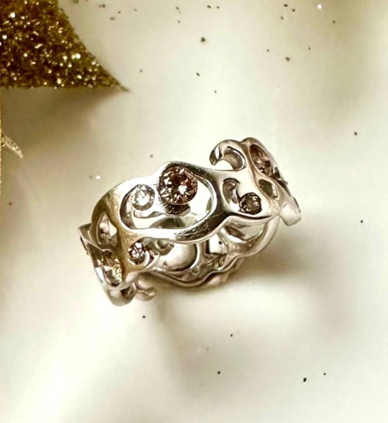 Einzigartiger Diamant-Ehering, Handgefertigt Aus Massivem Sterlingsilber Und Besetzt Mit Natürlichen Champagner-Diamanten, Nicht-Traditioneller von TresorsDuJour