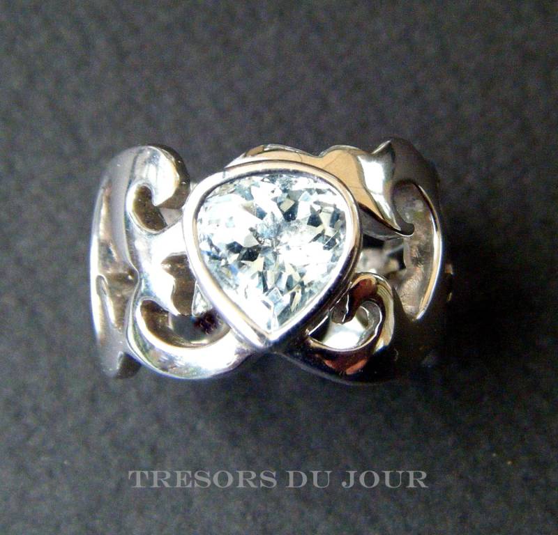 statement Ring Teardrop Aquamarin Edelstein Für Frauen, Einzigartige Handgemachte Benutzerdefinierte Spitze Cocktail Band in 14K Weiß Rose Gold von TresorsDuJour