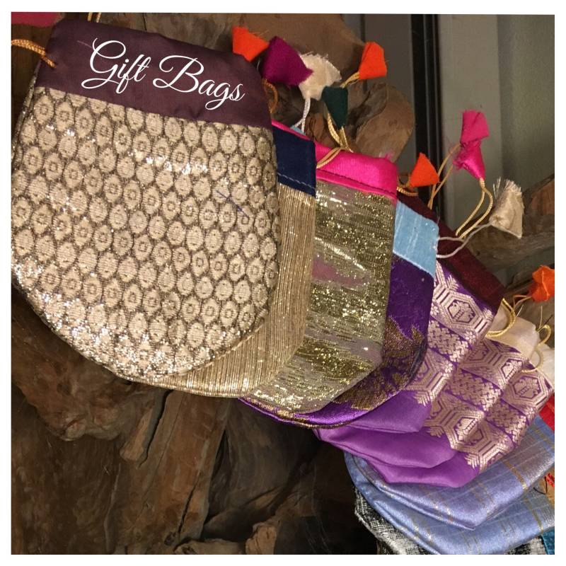 Geschenkverpackung Aus Seide/Geschenktasche Schmuckbeutel Geschenk Sari-stoff Geschenkverpackung Aus Seide/Geschenktasche Schmuckbeutel Geschenk Sari-stoff von TribalGoddessLove